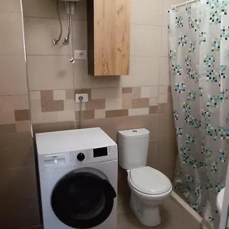Appartement Miqesia 2 *
