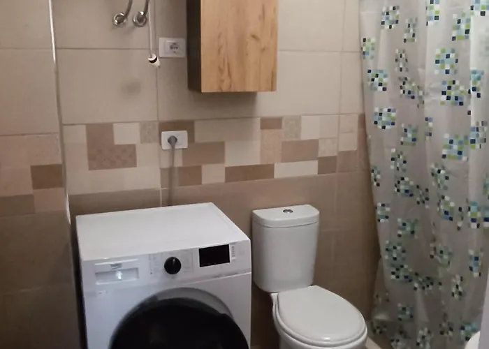 Apartment Miqesia 2 *